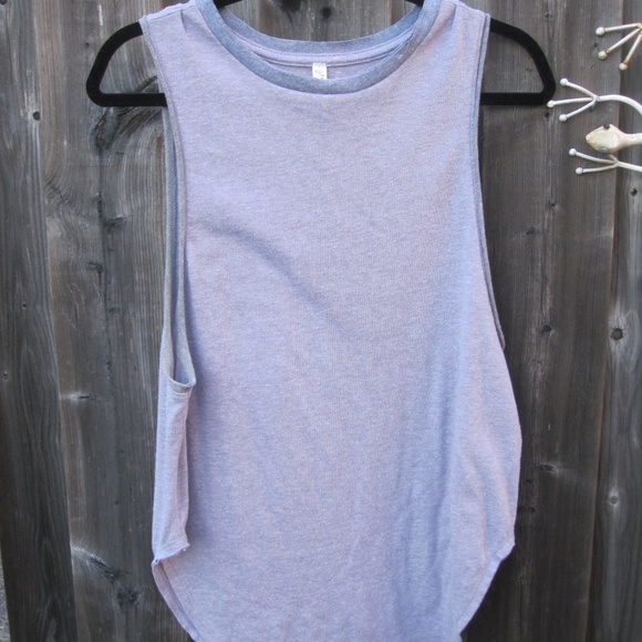 Free People  large feel muscle tee fits like large. - Picture 5 of 8